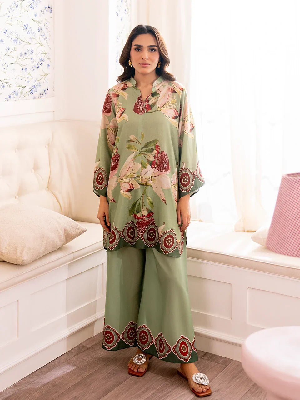 Tribal Garden Poly Lawn Outfit