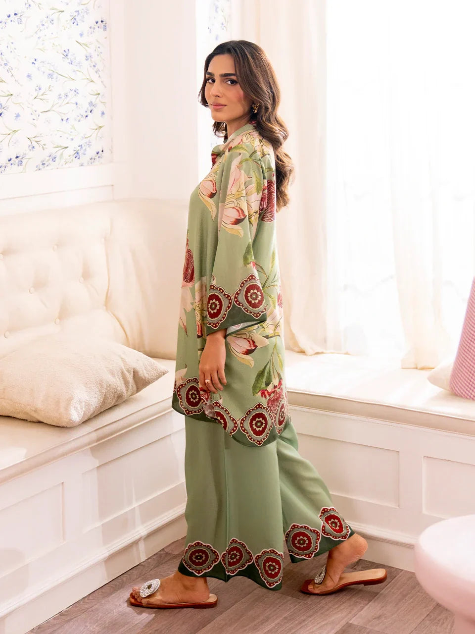 Tribal Garden Poly Lawn Outfit