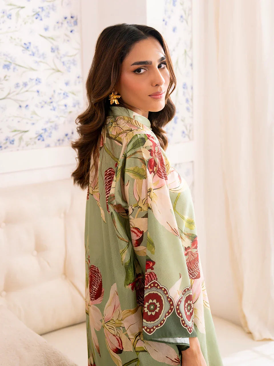 Tribal Garden Poly Lawn Outfit