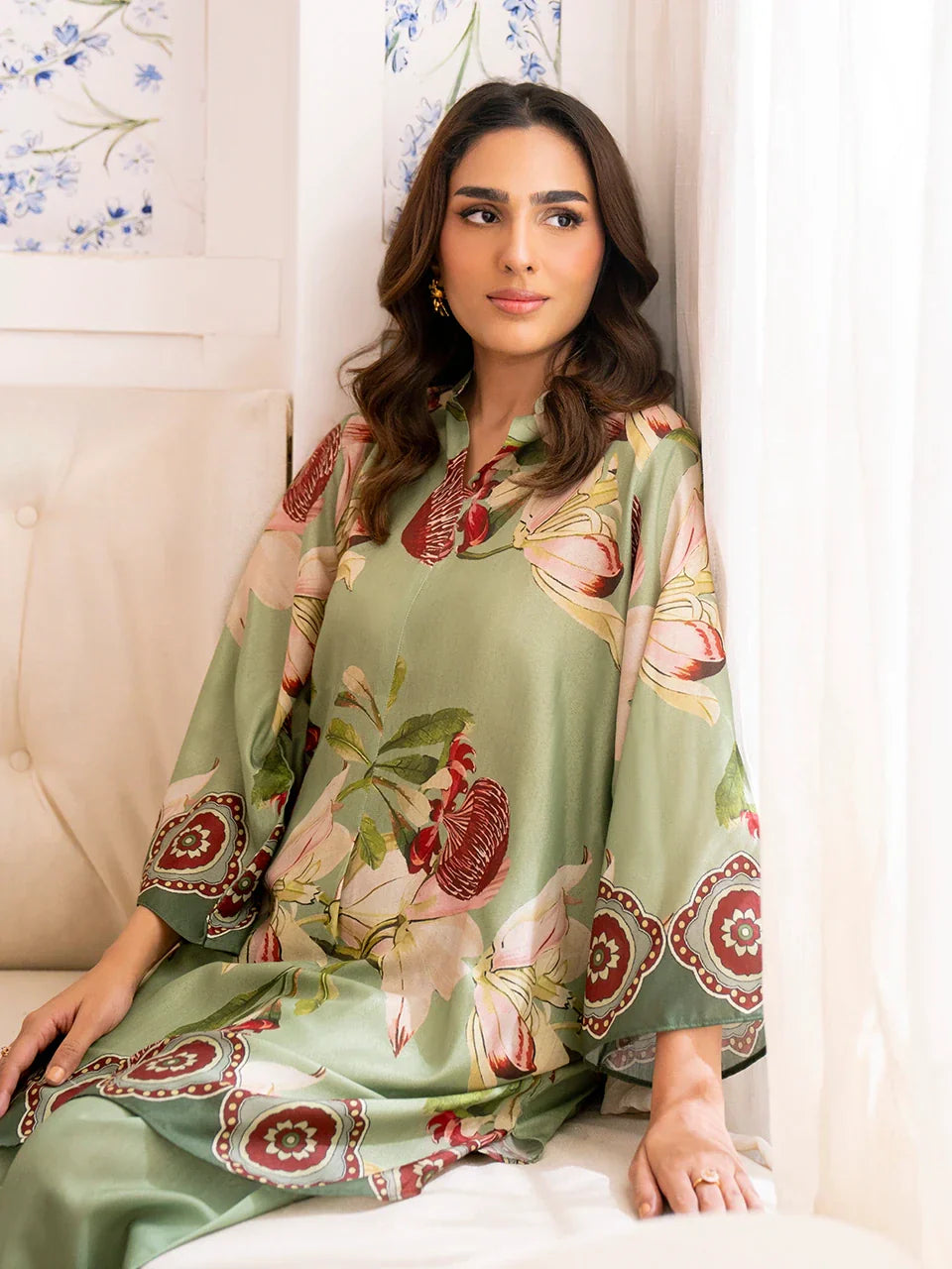 Tribal Garden Poly Lawn Outfit